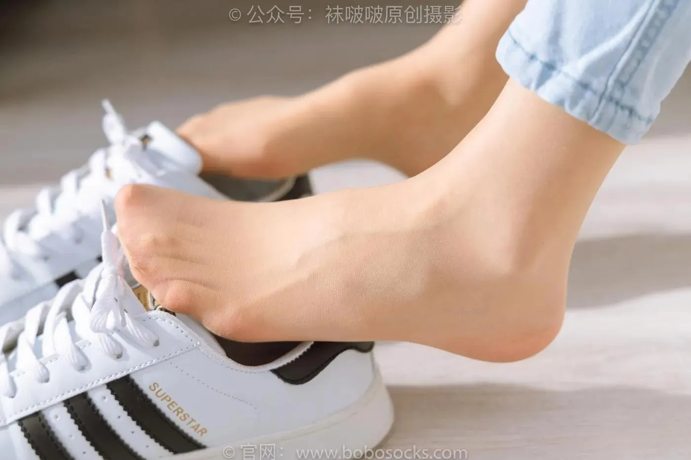 [BoBoSocks袜啵啵]NO.161 稚予-贝壳头板鞋、肉丝、裤里丝 [140P]插图2